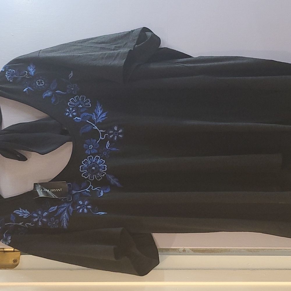 Lane Bryant Embroidered Top 22/24 NWT